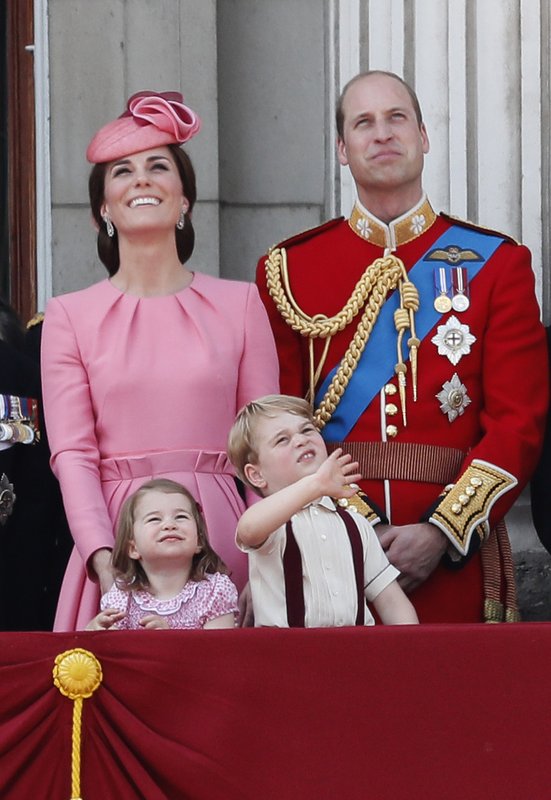İngiltere'de kraliyet ailesinin bebek heyecanı